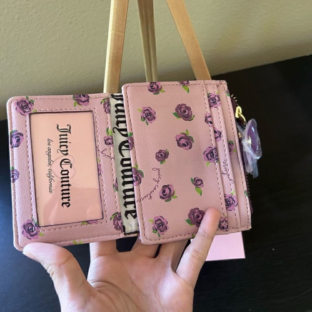 Juicy Couture BLOOMS AT NIGHT MAUVE
PLEATS PLEASE - Picture 2 of 10